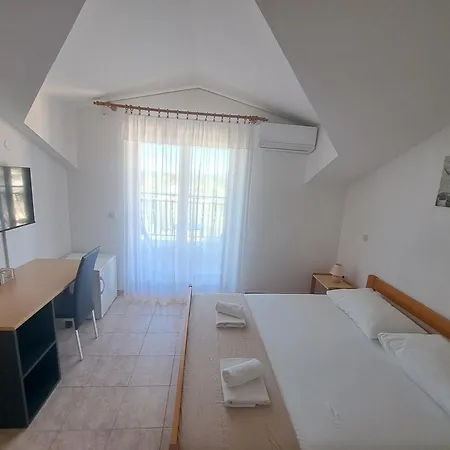Apartments And Rooms Saric Jadrija Exterior photo