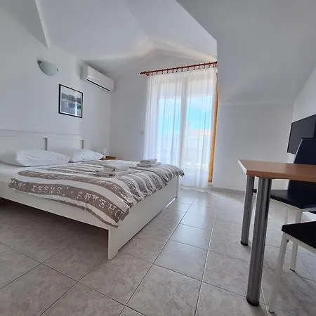 Apartments And Rooms Saric Jadrija Exterior photo