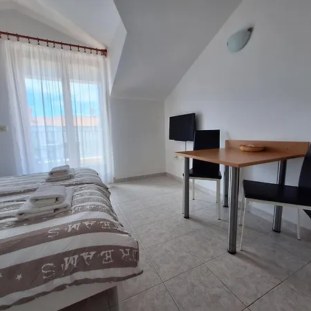 Apartments And Rooms Saric Jadrija Exterior photo